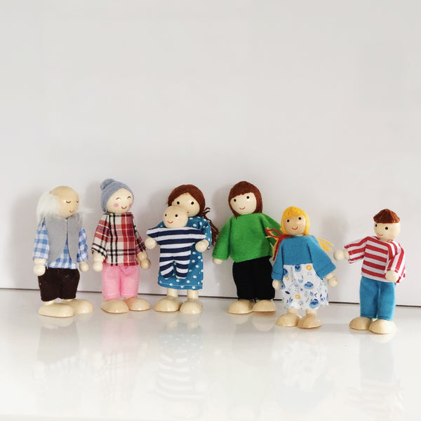 Morden Doll house Family 7 dolls