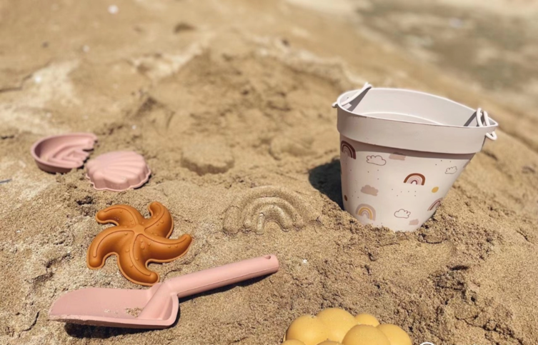 Rainbow beach toy shop