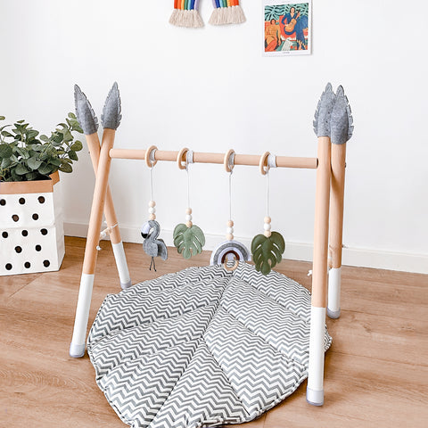 Wooden Baby Gym with 4 Felt Toys -white